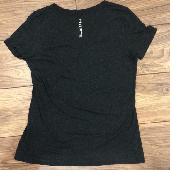 NWOT Hylete Charcoal Gray V Neck Tee, sz L - Picture 4 of 4